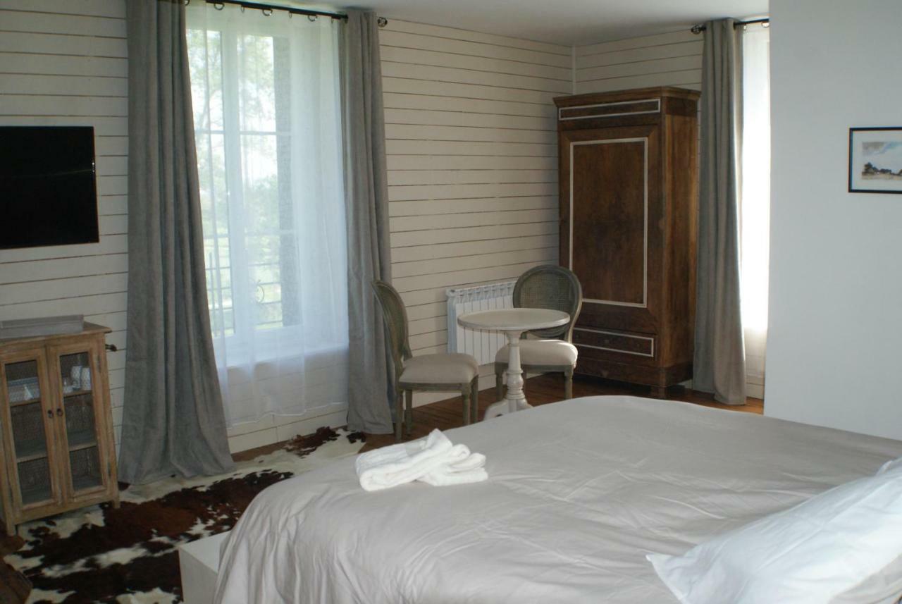 Le Chateau De La Barre Mosnes Kültér fotó