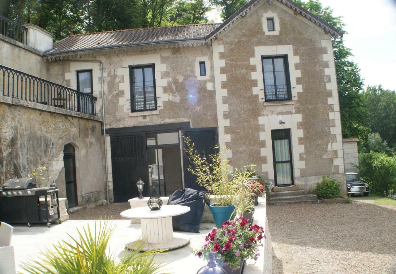 Le Chateau De La Barre Mosnes Kültér fotó